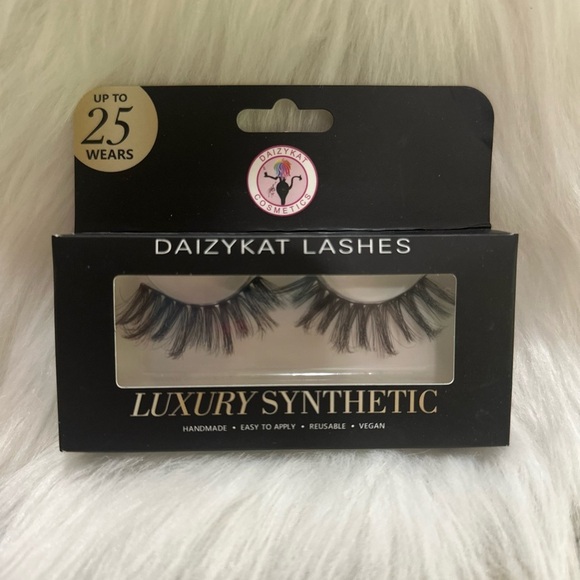 Scarlett 4D Luxury Handmade Lashes β Easy Apply, Dramatic, Fluffy Volume - Picture 2 of 2